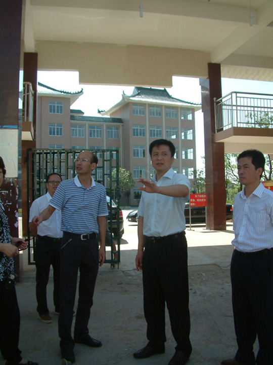 傅清亲临我校视察