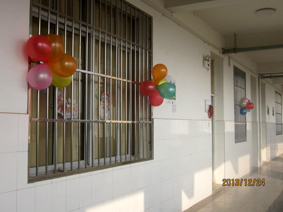 川二中--国际班欢乐举行庆圣诞、欢元旦晚会精